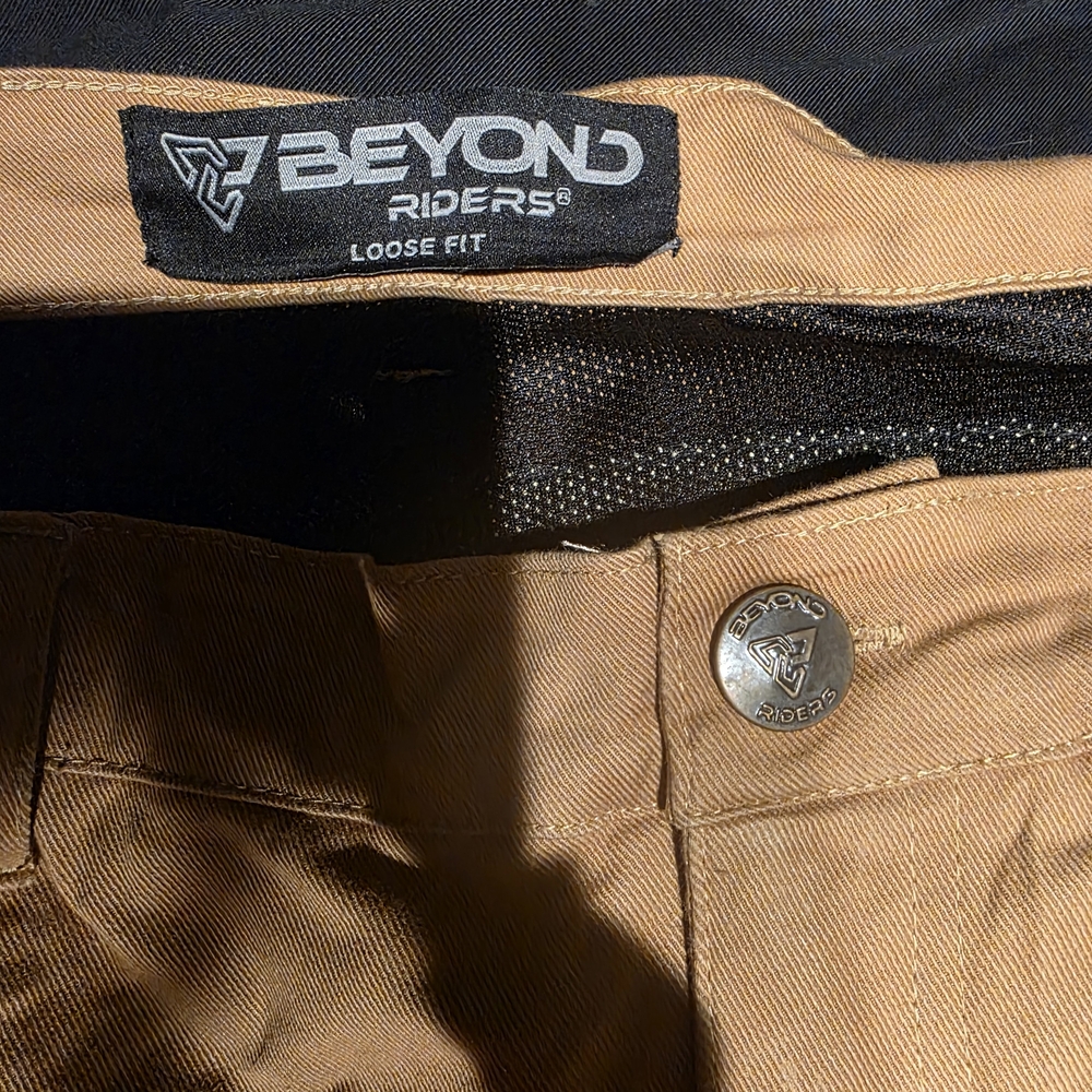 Beyond Riders Relaxed Fit Cargo Pants - Picture 5 of 5